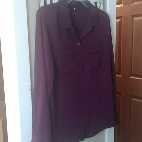 Long Sleeve button down shirt 100% polyester. - Picture 1 of 3